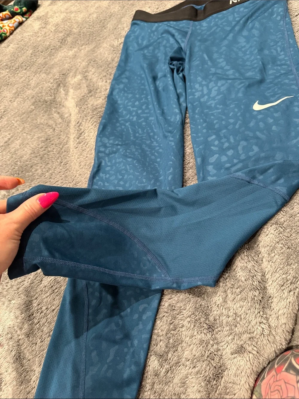 Nike Women's Teal Blue Performance Leggings with Subtle Print